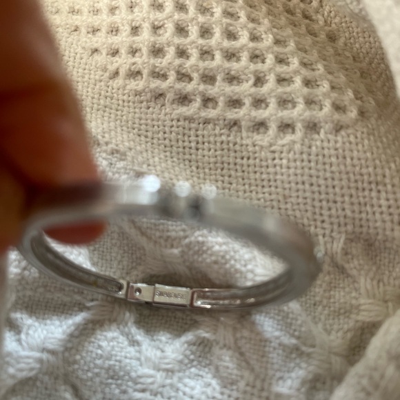 Swarovski bangle with stones - Picture 4 of 9